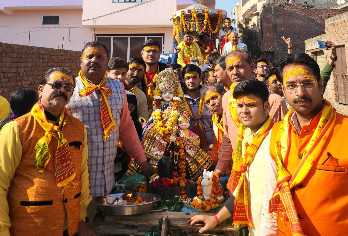 श्री शिव शांतेश्वर नवदुर्गा मंदिर के जीर्णोद्धार व नवीन मूर्ति स्थापना पर किया नगर भृमण