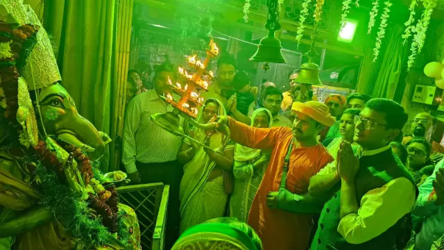 दसवें दिन 1100 दीपों से सराबोर हुआ गणेश मंदिर