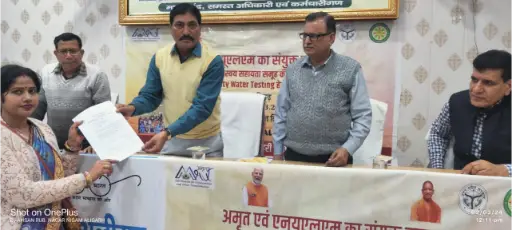 नगर निगम में महिलाओं को दिया गया जल का परीक्षण करने का प्रशिक्षण