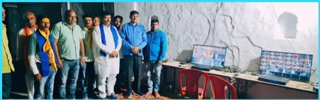 ईवीएम की निगरानी के लिए पहुंचे बसपा प्रत्याशी हितेंद्र उपाध्याय बंटी
