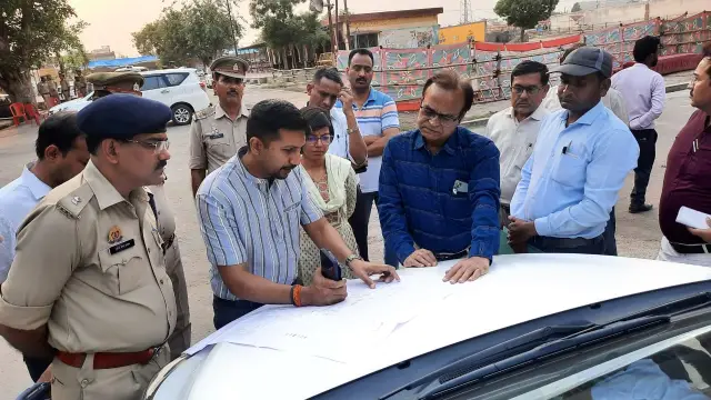 डीईओ ने मतगणना स्थल धनीपुर मण्डी परिसर का भ्रमण कर व्यवस्थाओं का लिया जायजा