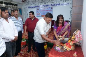 रोटरी क्लब पर्ल ने 2 पेड़ प्रति बच्चे को लगवाने की शपथ दिलवाई