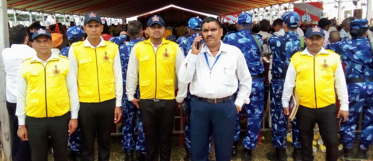 सिविल डिफेंस और नागरिक सुरक्षा जवानों ने संभाली यातायात और शांति व्यवस्था