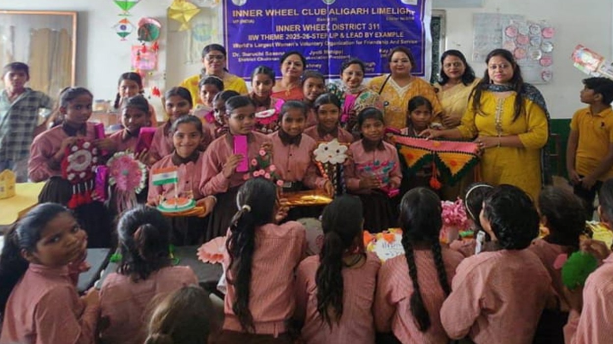 इनरव्हील क्लब ने प्राथमिक विद्यालय में रीसाइकिल परियोजना पर जागरूकता अभियान किया आयोजित