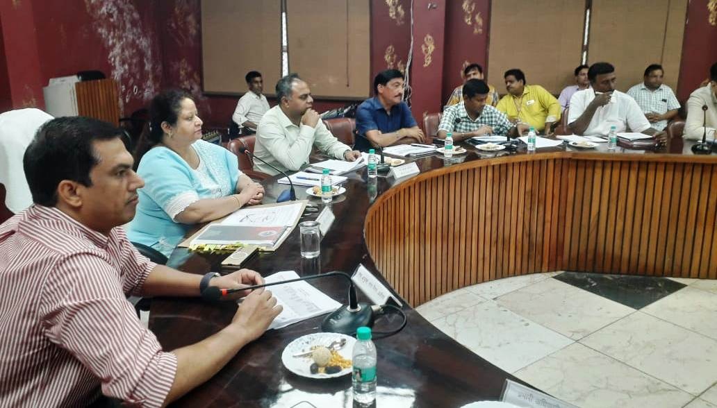 मण्डलायुक्त ने प्रशासनिक सुधारों के लिए आहुत की मण्डलीय समीक्षा बैठक