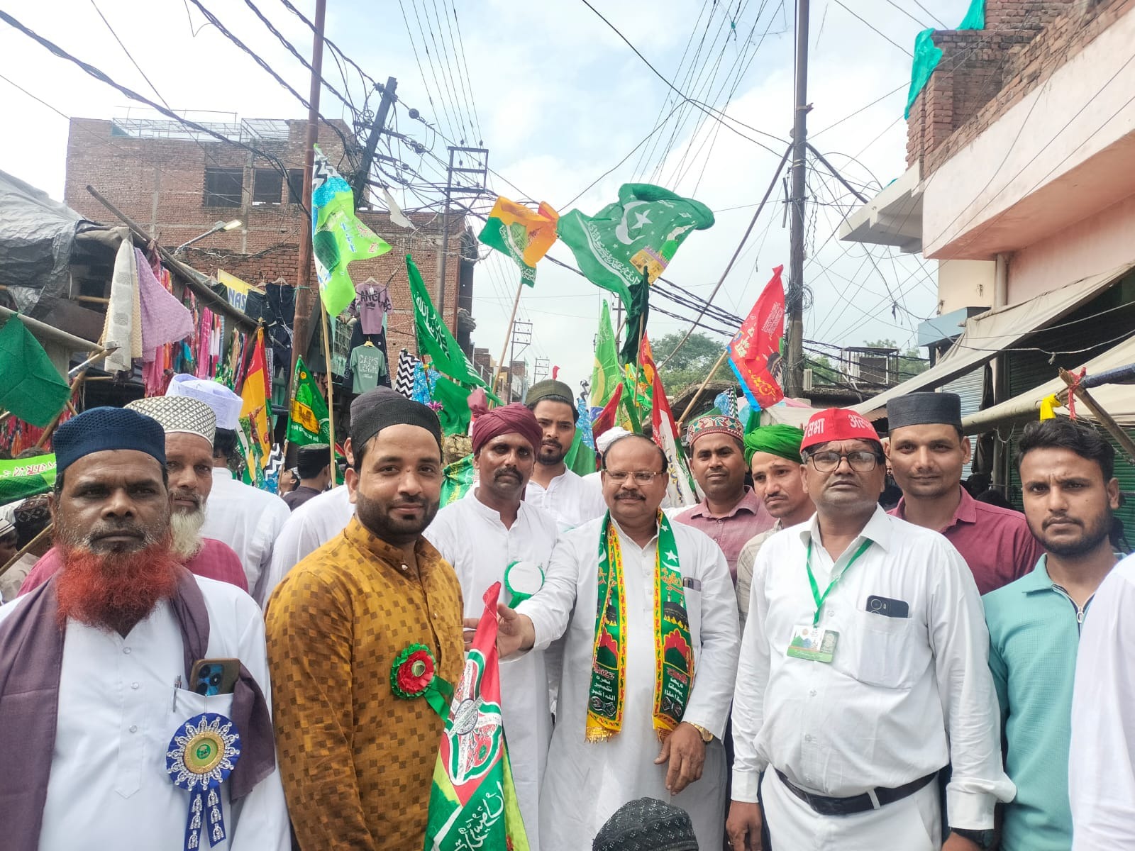 भुजपुरा में जश्ने ईद मिलादुन्नबी का निकाला भव्य जुलूस,अमन और भाईचारे का दिया संदेश