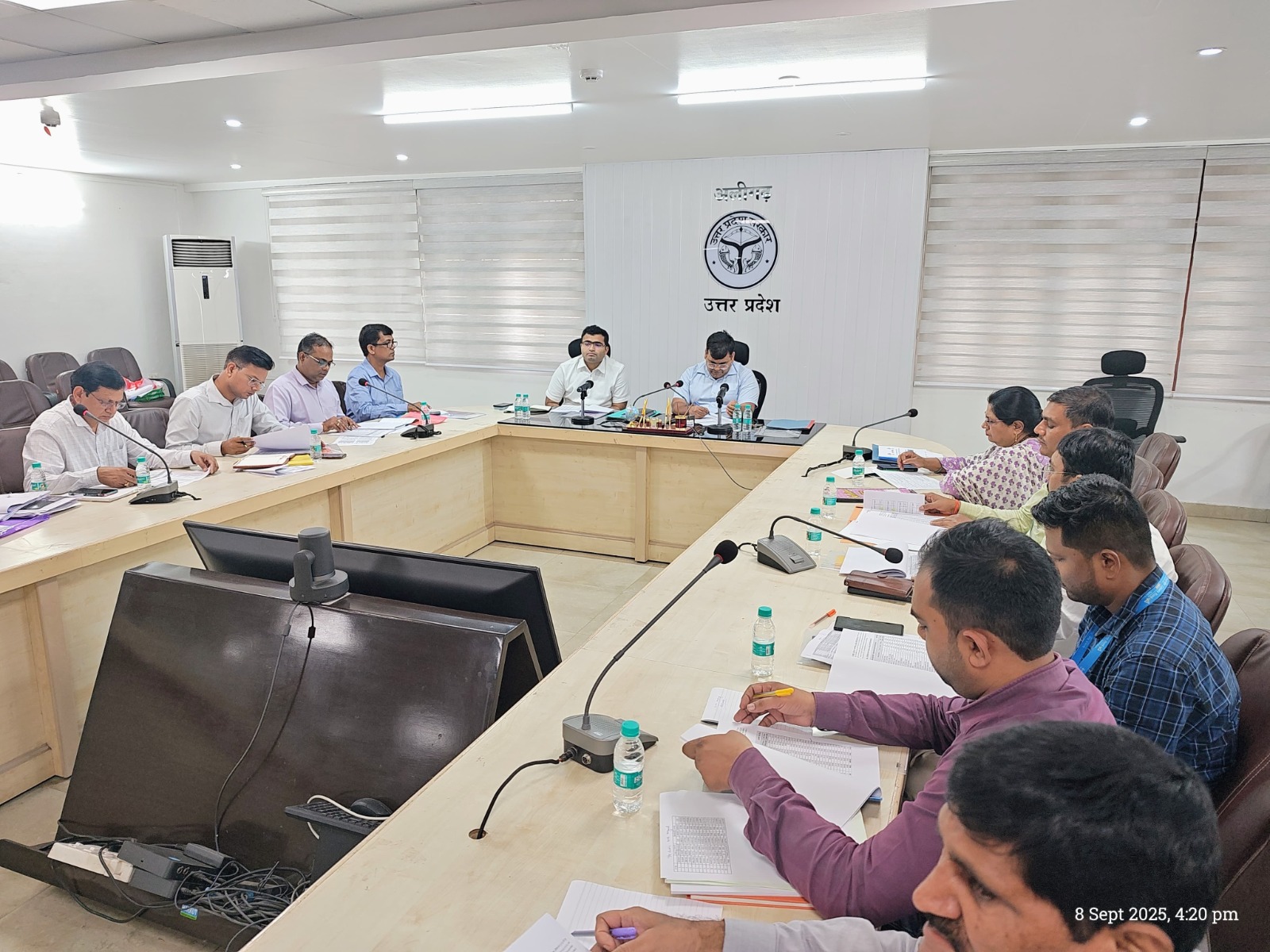 जिलाधिकारी ने गिरते सीडी रेशियो पर जताई कड़ी नाराजगी
