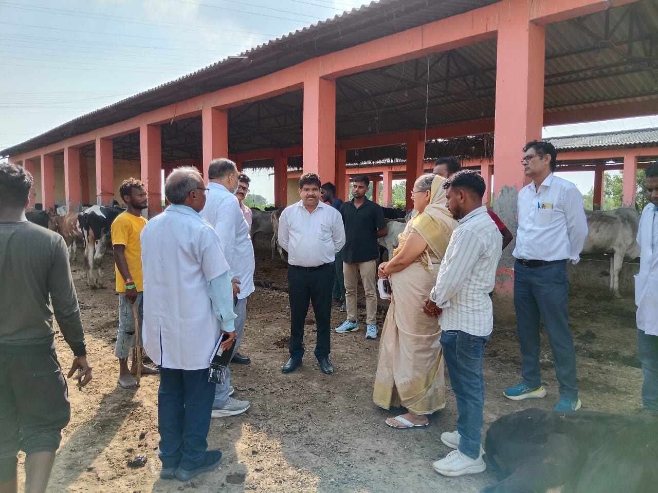 डॉ. मेमपाल सिंह ने किया वृहद गौसंरक्षण केन्द्र का निरीक्षण, आवश्यक सुधार कार्य के दिए निर्देश
