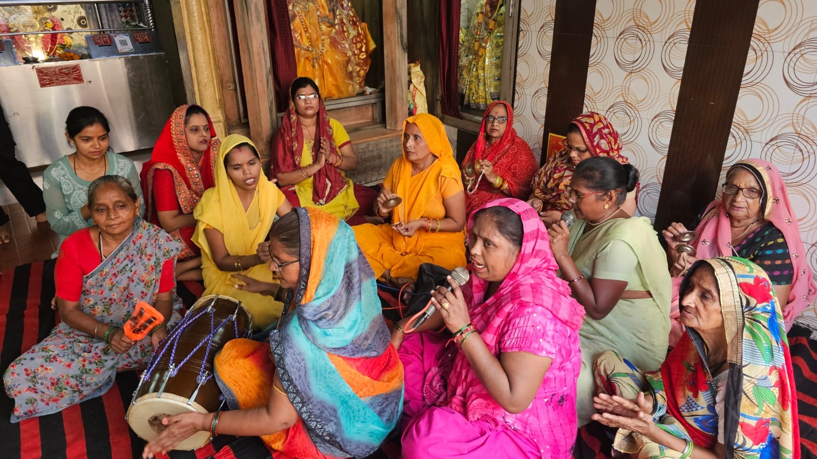 अचलताल गणेश मंदिर में गणेश चतुर्थी पर भजन संध्या और आरती का किया आयोजन