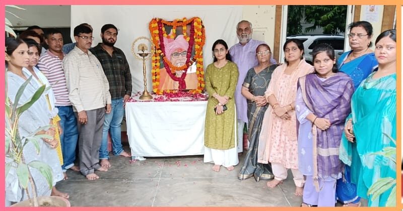 स्व. पंडित विनोद गौतम की पुण्यतिथि पर दी परिवारजनों व अन्य लोगों ने दी श्रद्धांजलि