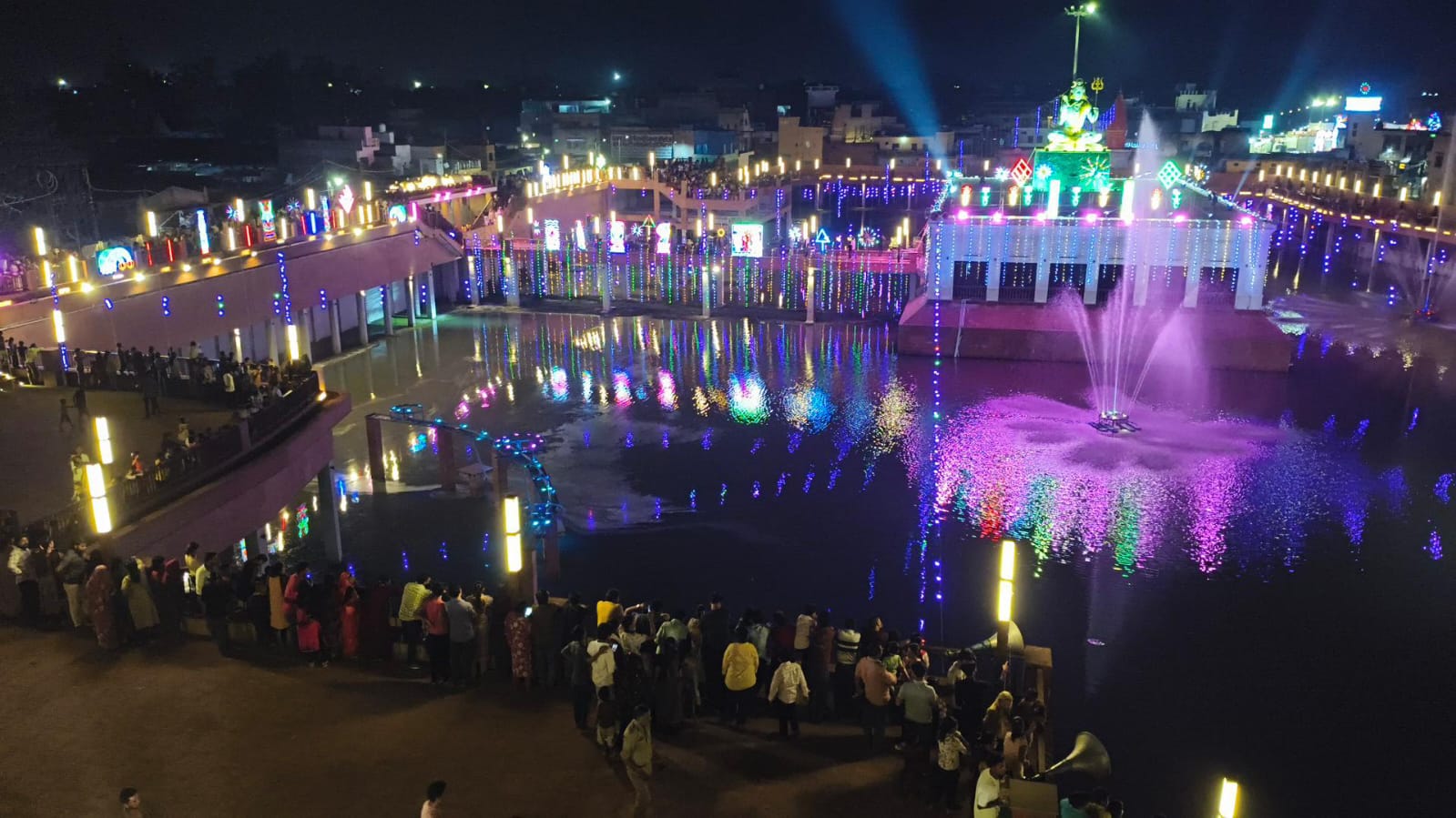 श्री रामलीला मंचन में हुआ सरयूपार प्रसंग, अचल सरोवर पर गूंजे जय श्री राम के जयकारे