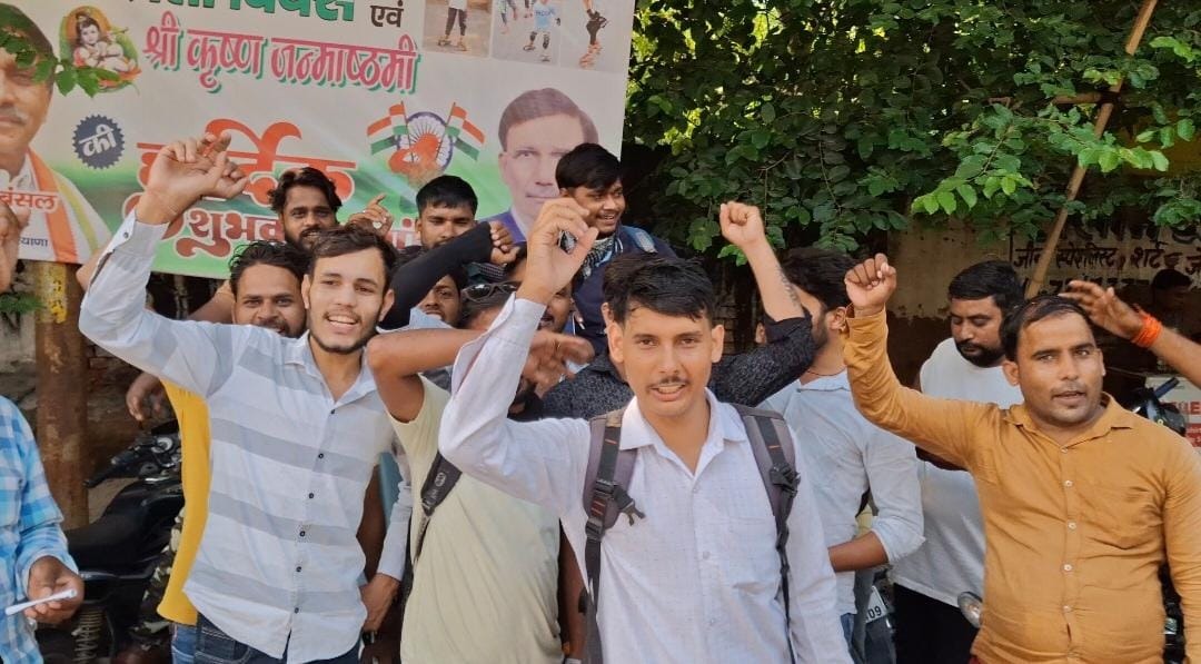 रैपिडो बाइक टैक्सी राइडर्स ने कंपनी के खिलाफ हड़ताल कर उठाईं वेतन संबंधी शिकायतें