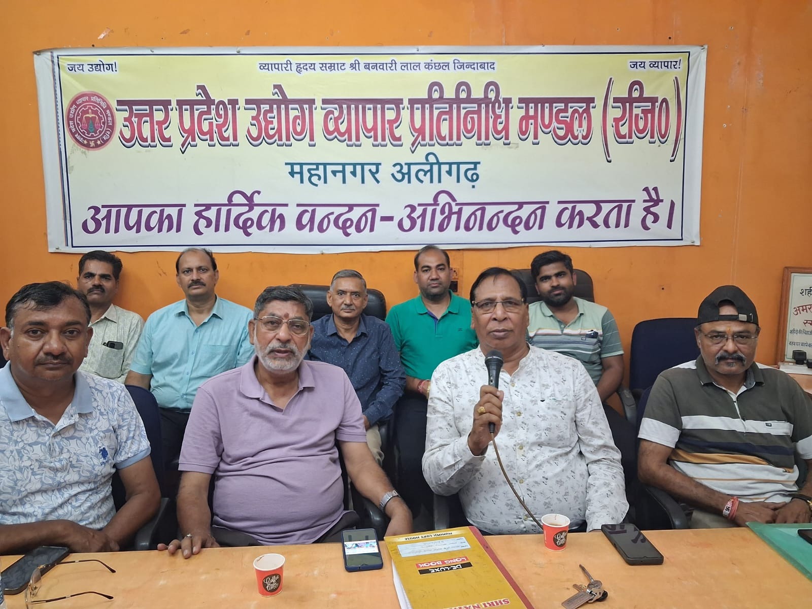 छोटे दुकानदार अभी पुराने स्टॉक का बहाना बनाकर नहीं दे रहे नईं जीएसटी दरों का लाभ: सतीश महेश्वरी