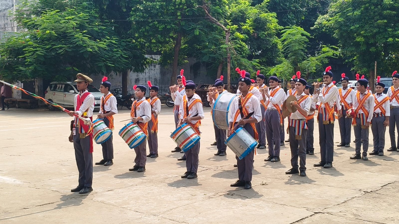 एसएमबी इंटर कॉलेज में जनपद स्तरीय स्कूल बैंड प्रतियोगिता 26 सदस्यीय बैंड टीम ने लिया भाग